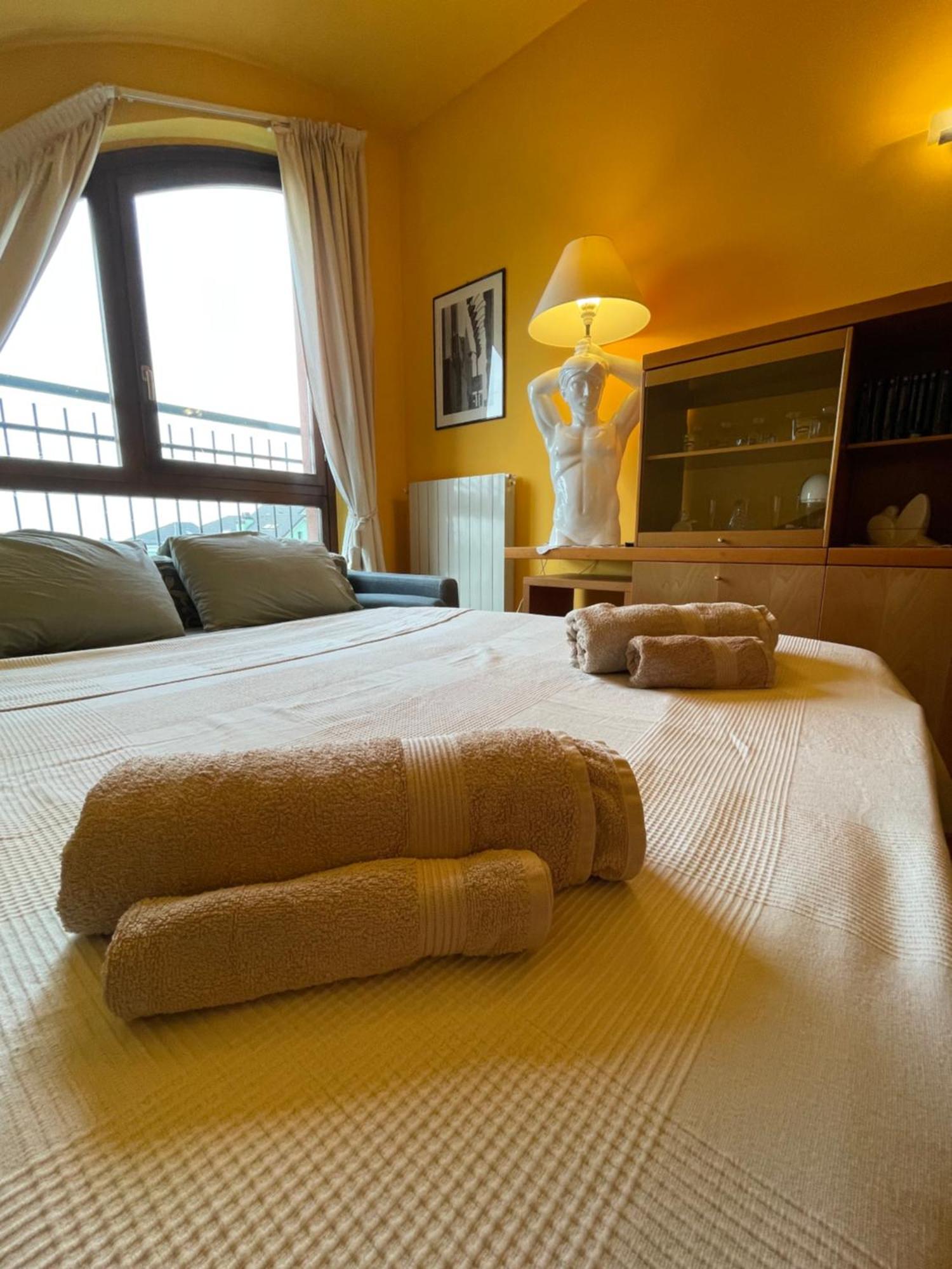 Top-Floor Malpensa Gallarate Mxp-Airport Apartment ภายนอก รูปภาพ